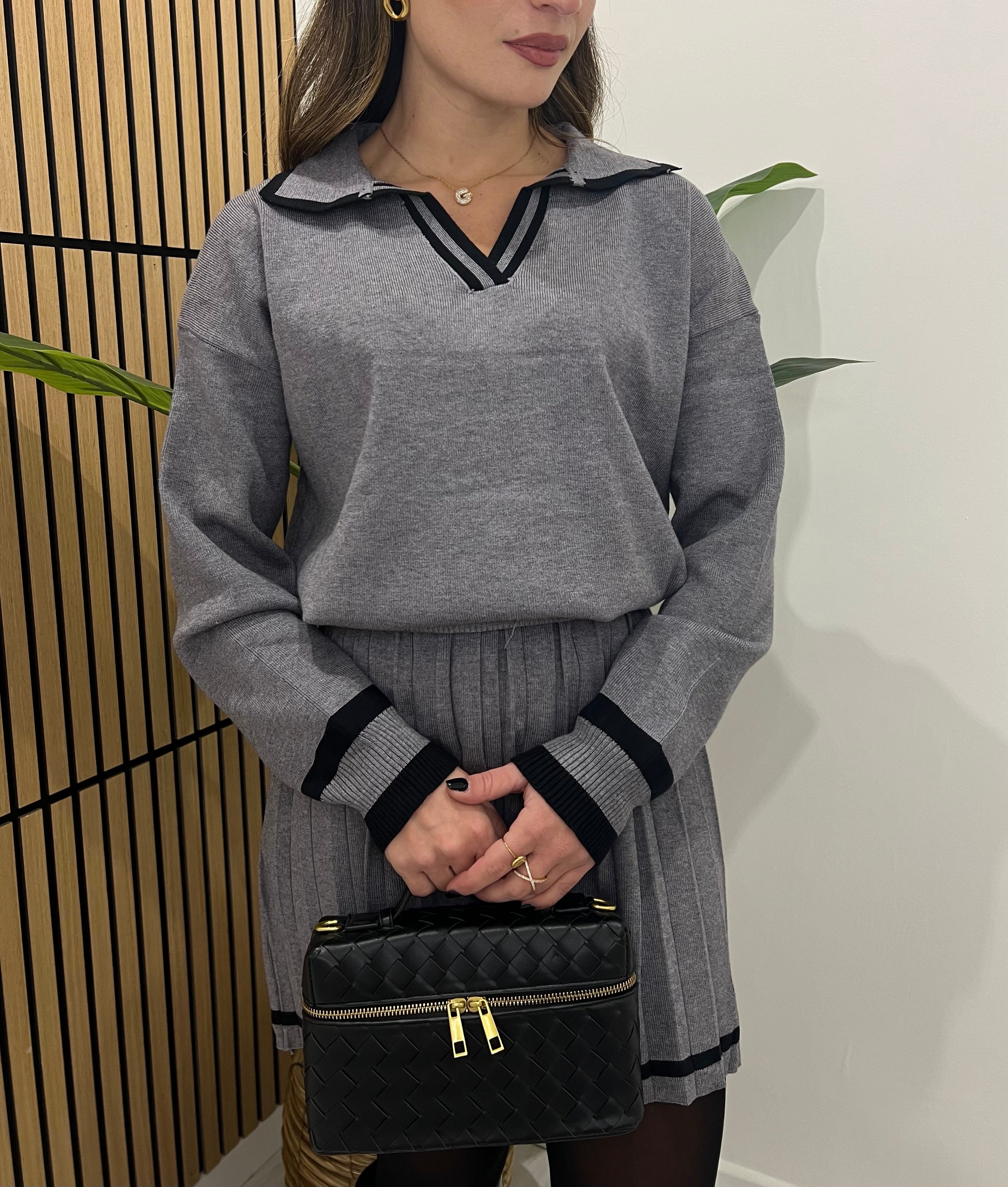 COORDINATO CON GONNA GRIGIO