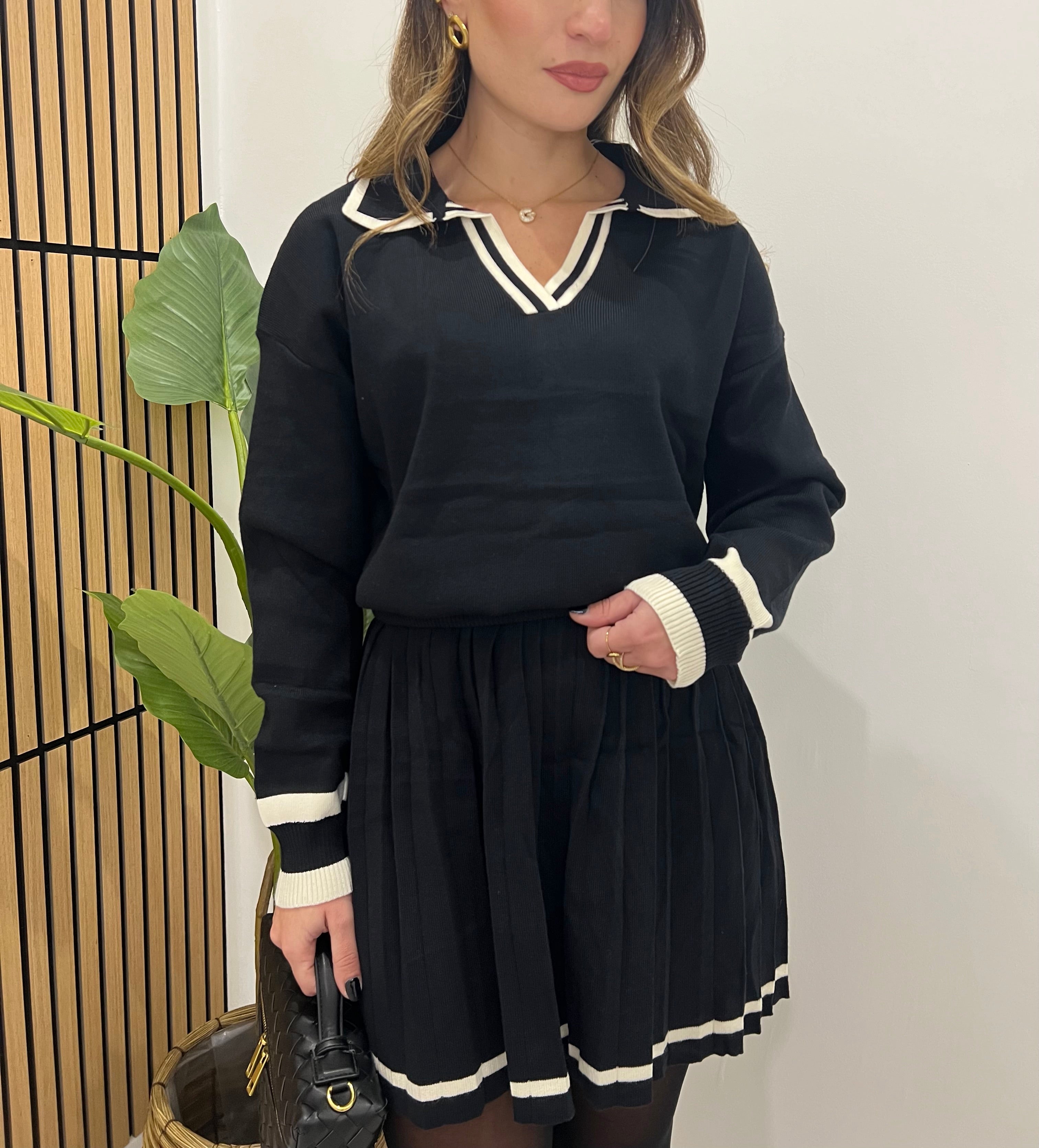 COORDINATO CON GONNA NERO