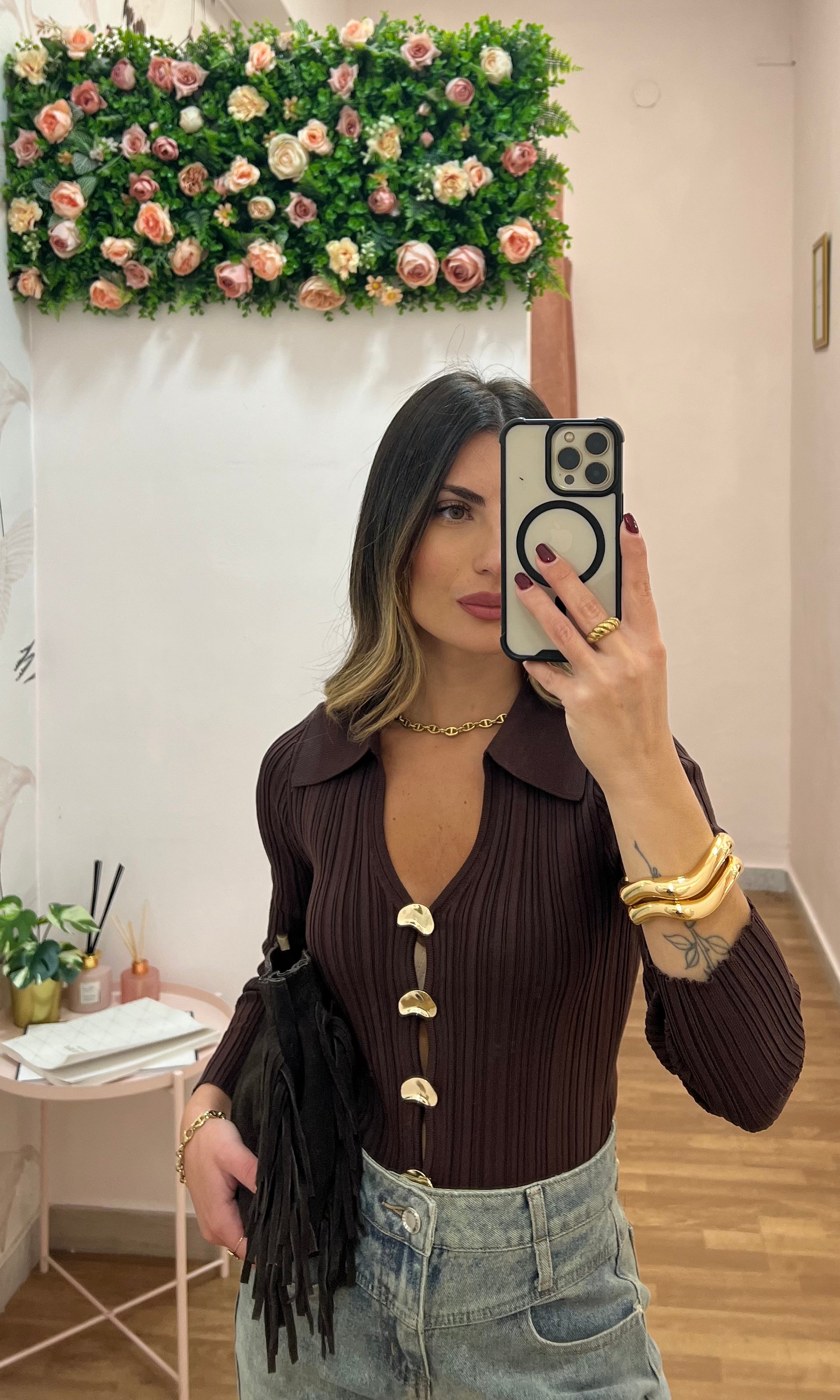 Polo in filo da donna,con bottoni oro,marrone