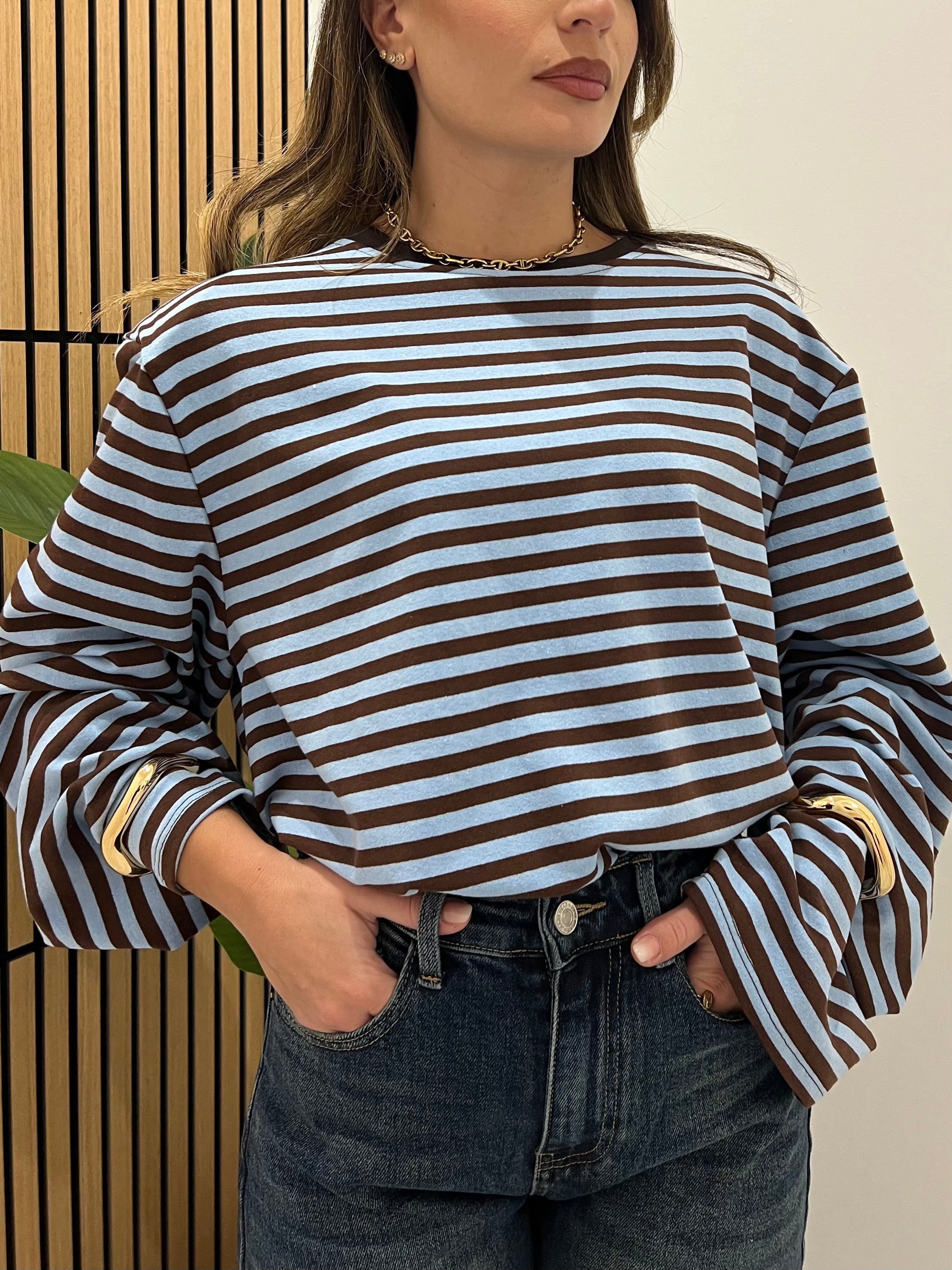 MAGLIA A RIGHE CON SPALLINA AZZURRA/MARRONE